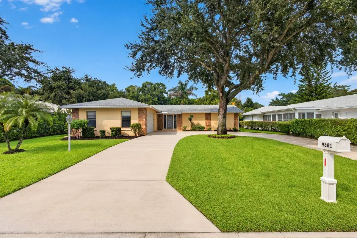 9881 SE LITTLE CLUB Way N, Jupiter FL 33469