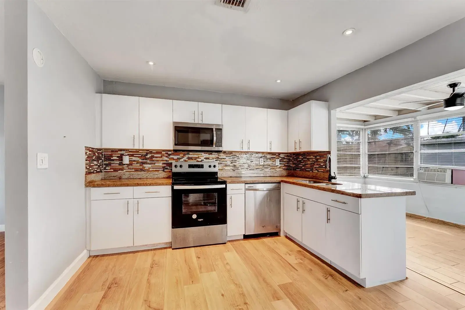 4938 NW 54th Court, Tamarac FL 33319