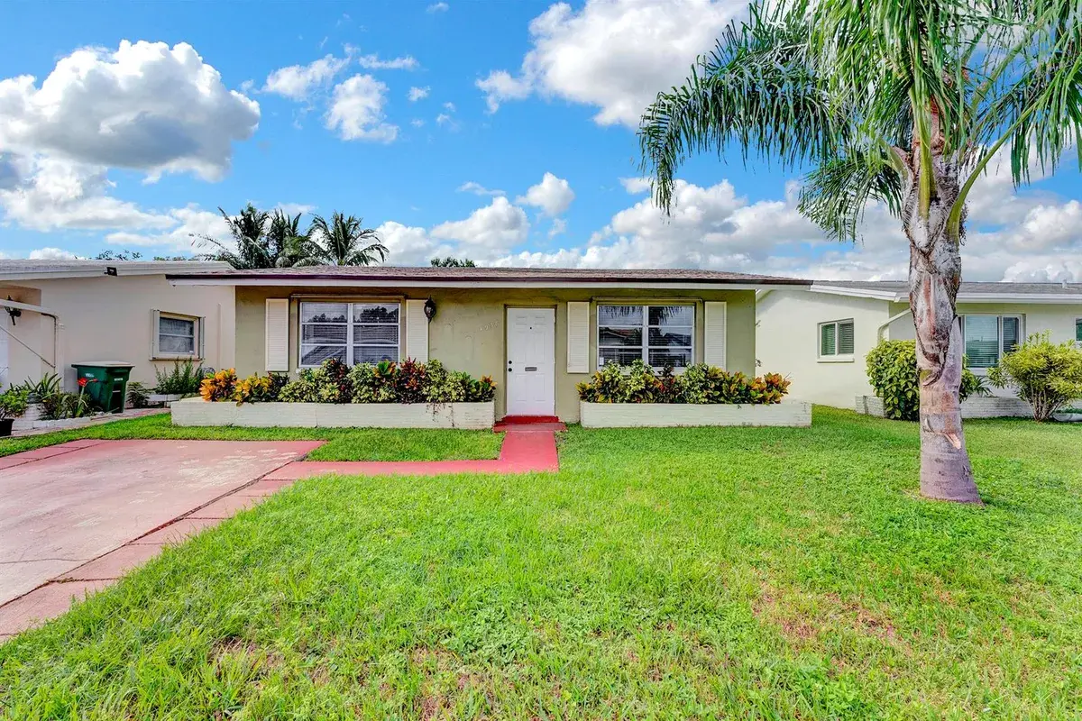 4938 NW 54th Court, Tamarac FL 33319