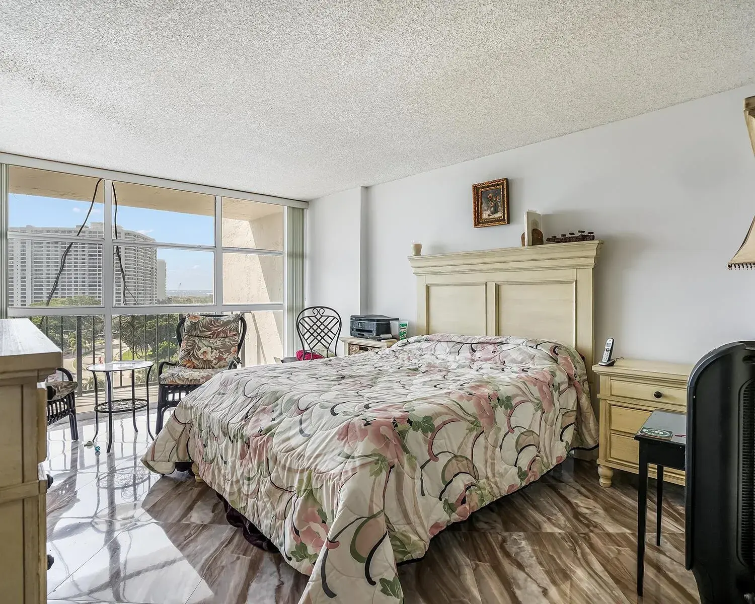 600 PARKVIEW Drive # 703, Hallandale Beach FL 33009