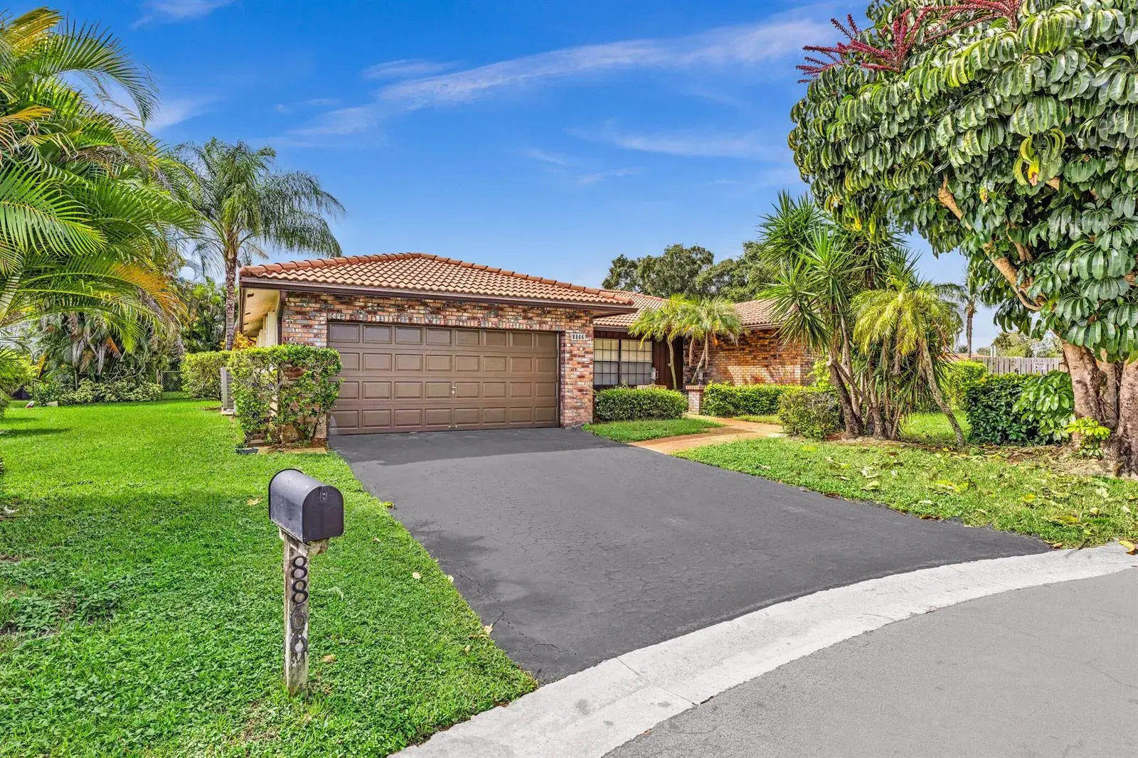 8866 NW 2ND Place, Coral Springs FL 33071