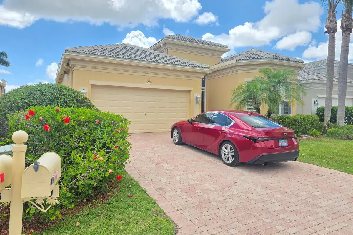 7200 Demedici Circle, Delray Beach FL 33446