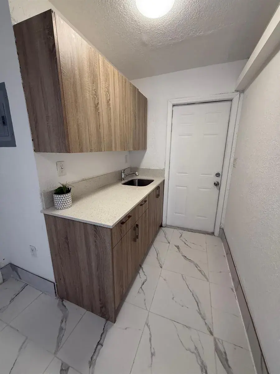 1652 Madison Street, Hollywood FL 33020