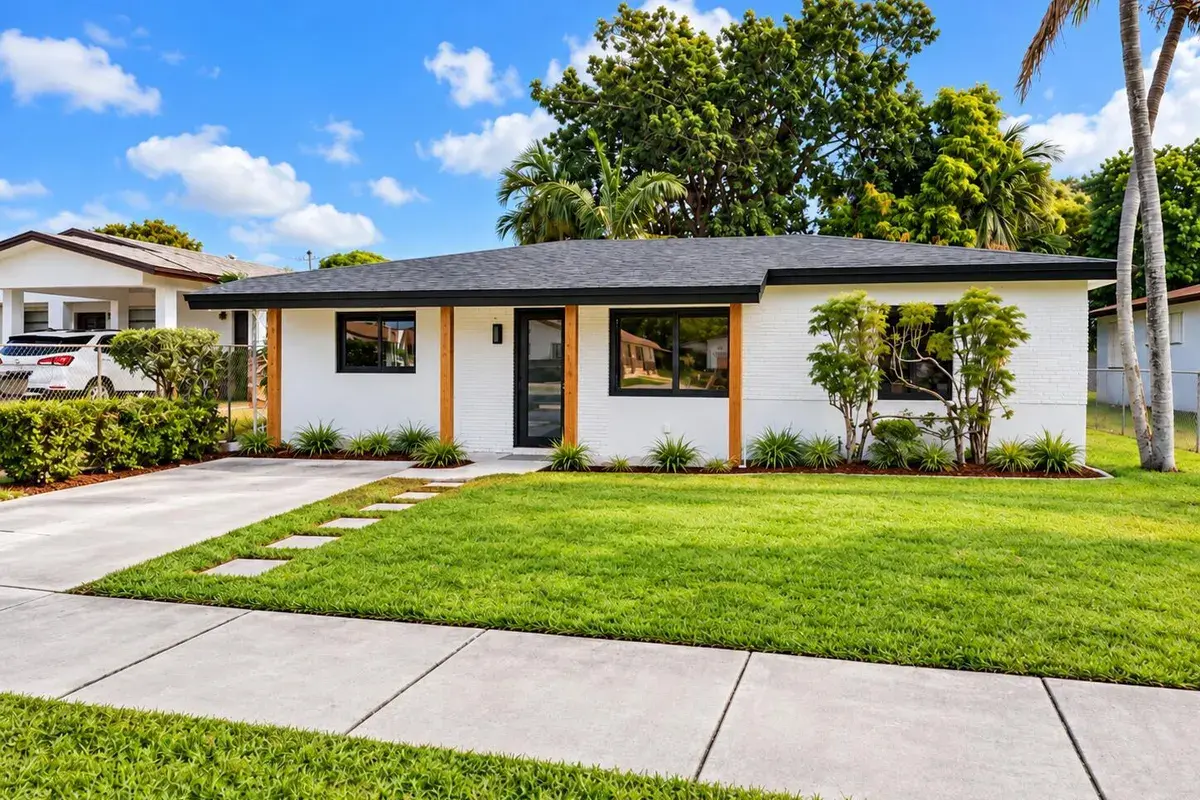 4009 SW 21st Street, West Park FL 33023
