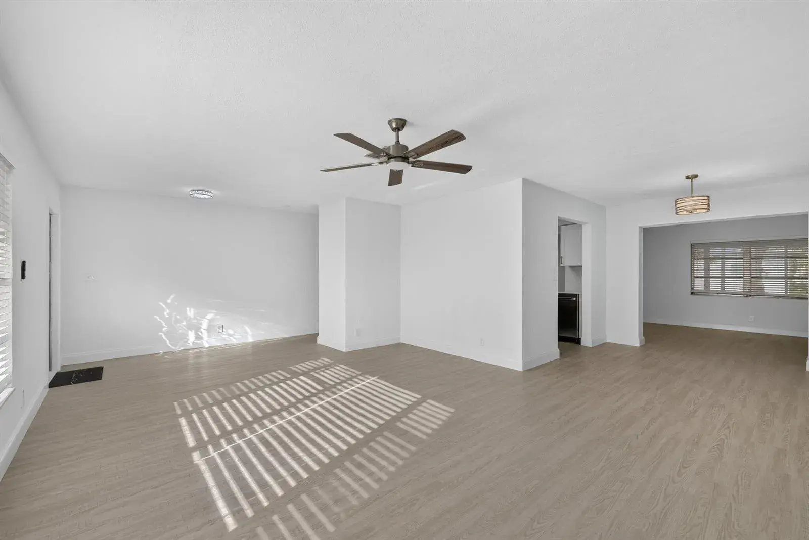 7422 NW 70TH Avenue, Tamarac FL 33321