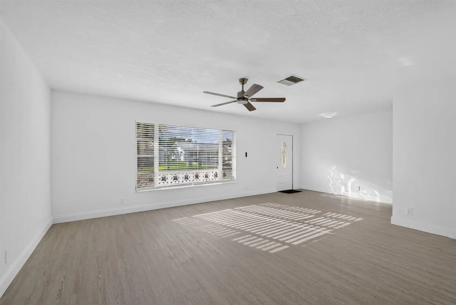 7422 NW 70TH Avenue, Tamarac FL 33321