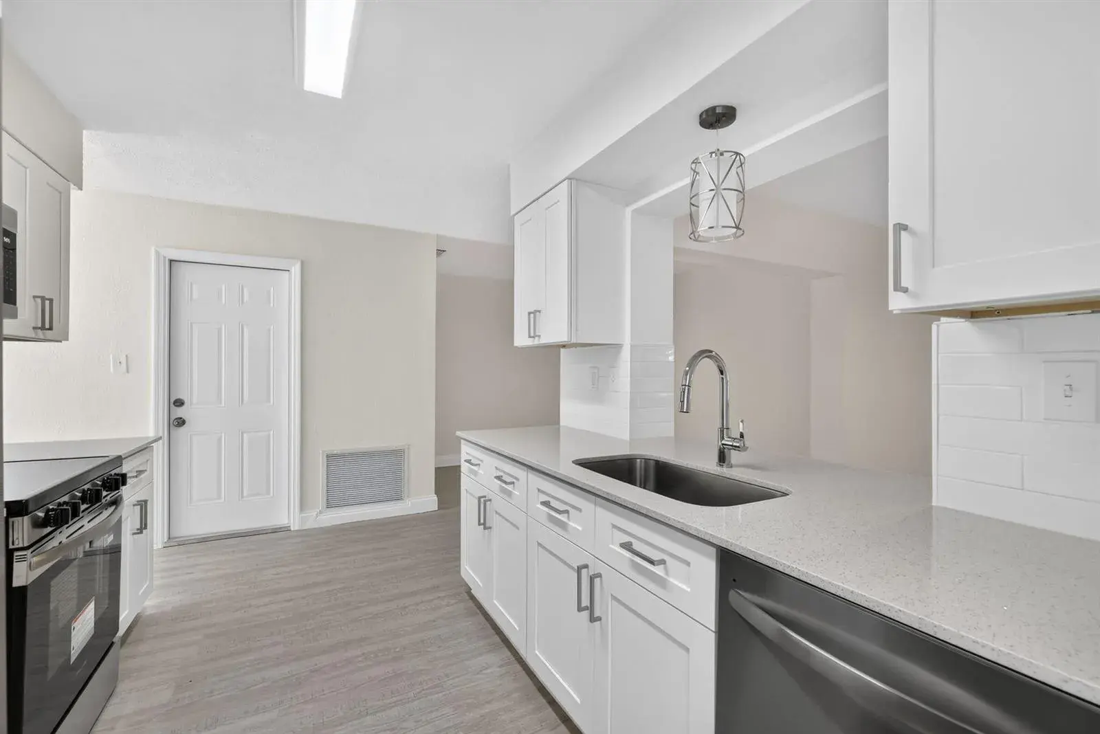 7422 NW 70TH Avenue, Tamarac FL 33321