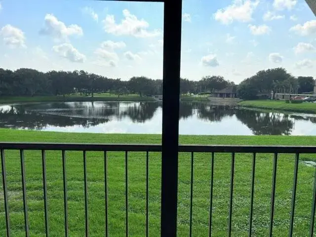 5380 WOODLAND LAKES Drive # 216, Palm Beach Gardens FL 33418