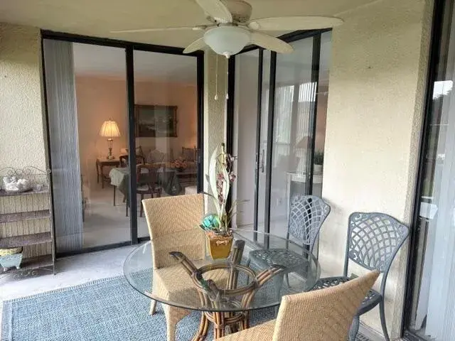 5380 WOODLAND LAKES Drive # 216, Palm Beach Gardens FL 33418