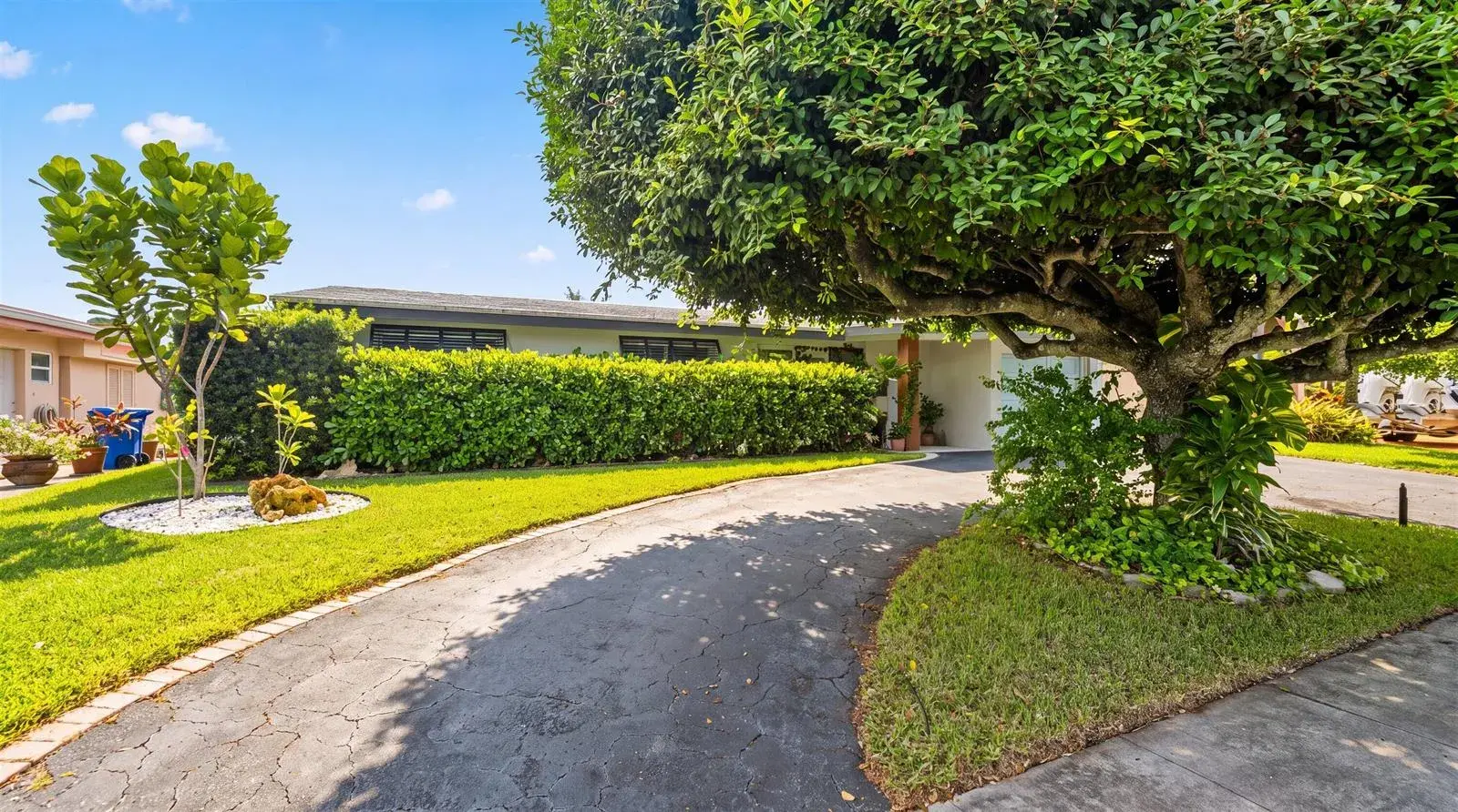 160 SE 9TH Street, Pompano Beach FL 33060