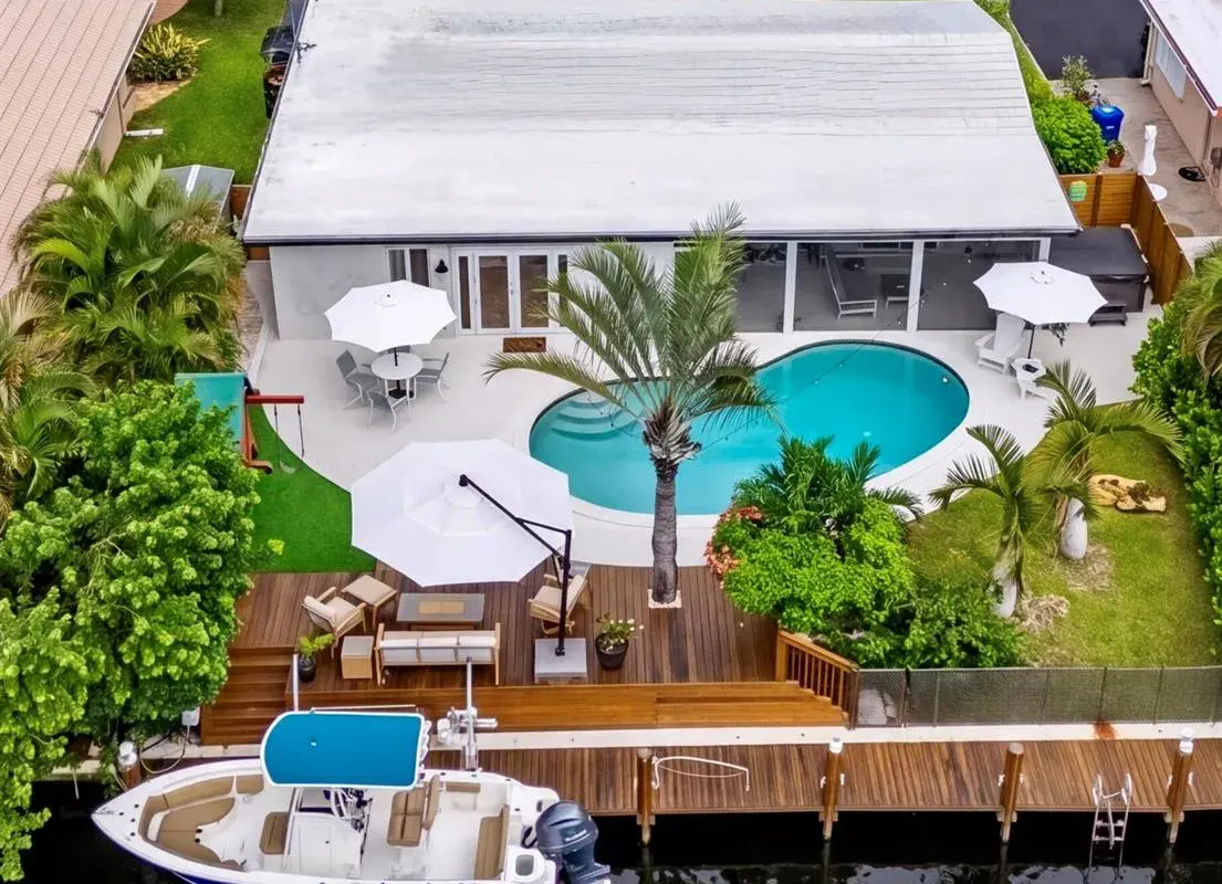 160 SE 9TH Street, Pompano Beach FL 33060