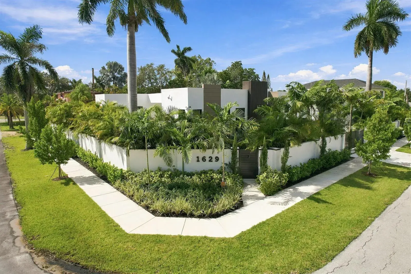 1629 NE 1ST Avenue, Fort Lauderdale FL 33305