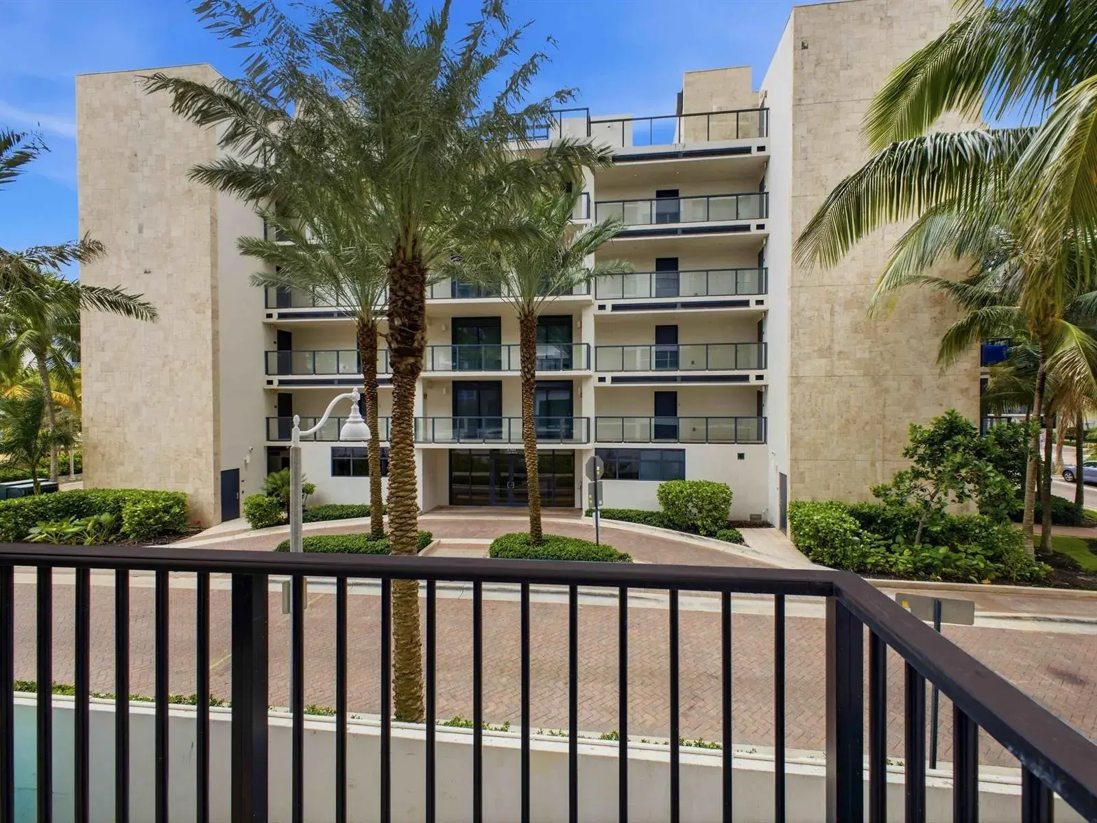 2101 S OCEAN # 202, Hollywood FL 33019