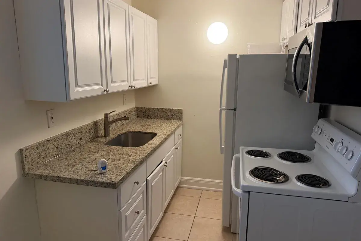 1151 NE 16th Court # 8, Fort Lauderdale FL 33305