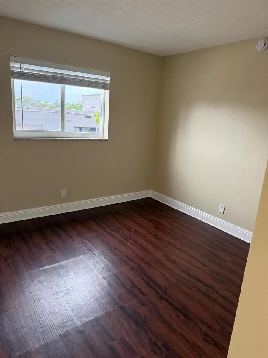 1151 NE 16th Court # 11, Fort Lauderdale FL 33305