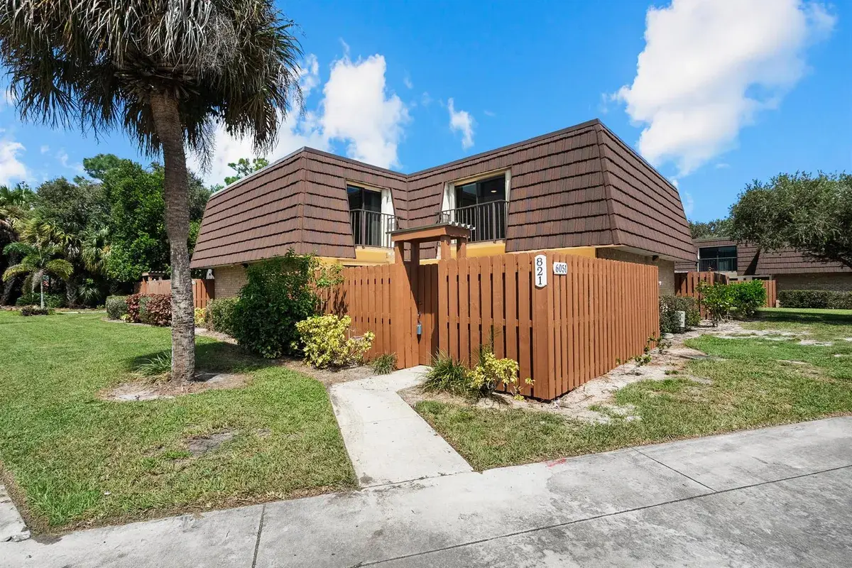 6051 SE RIVERBOAT Drive # 821, Stuart FL 34997