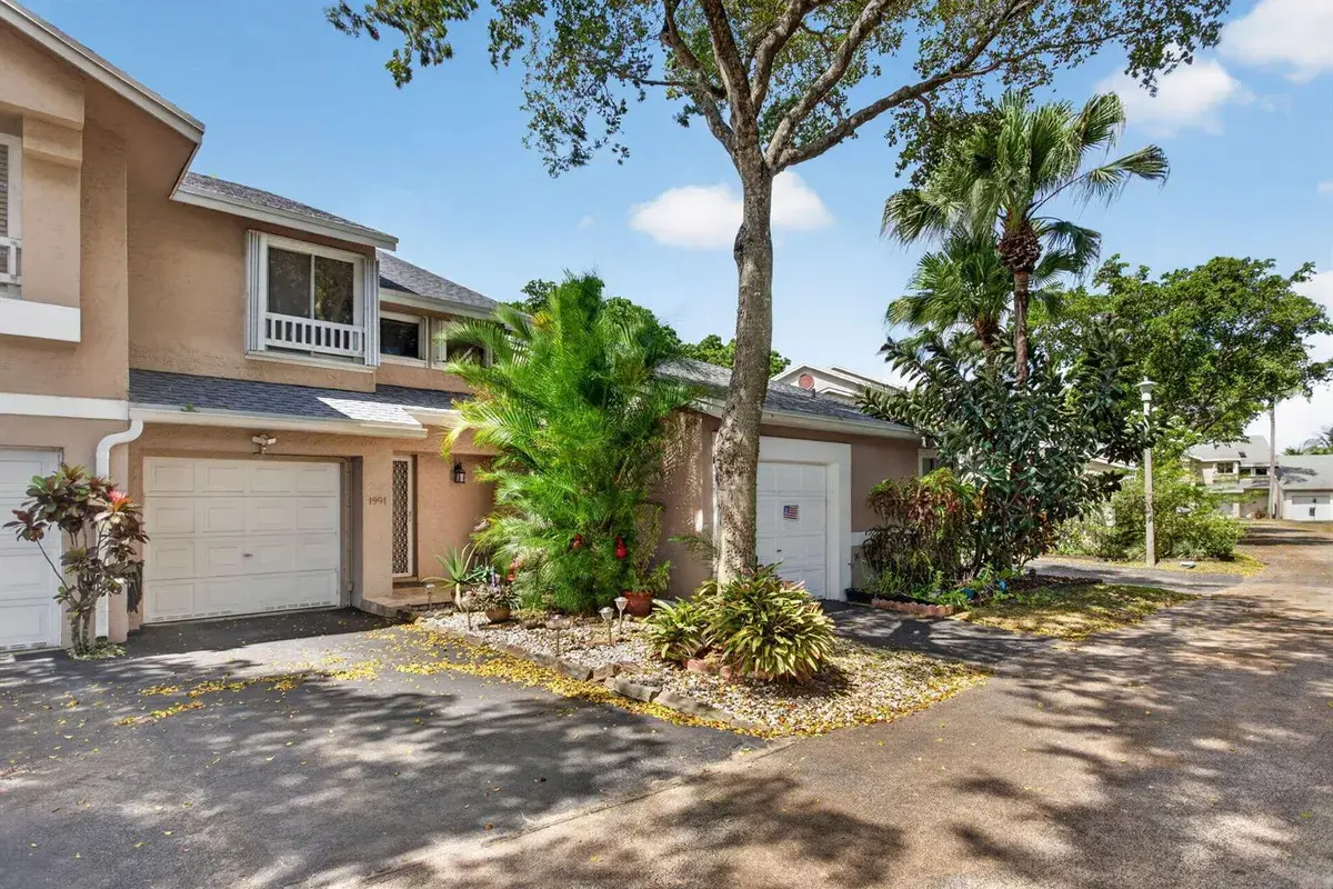 1991 Discovery Circle E, Deerfield Beach FL 33442
