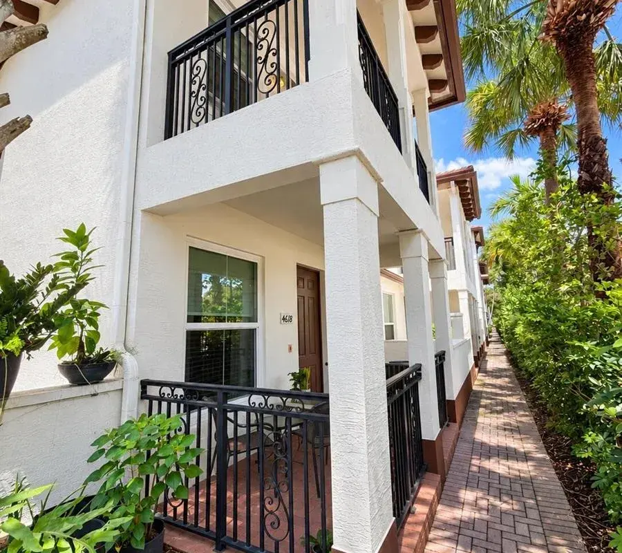 4618 Monarch Way, Coconut Creek FL 33073