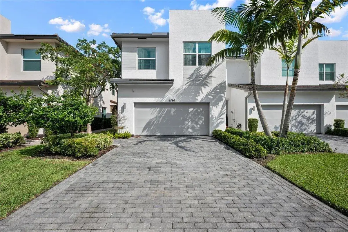 4886 Navali Drive, Wellington FL 33467