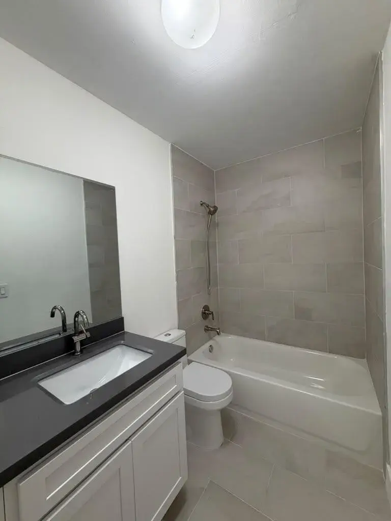 6480 NW 191ST, Hialeah FL 33015