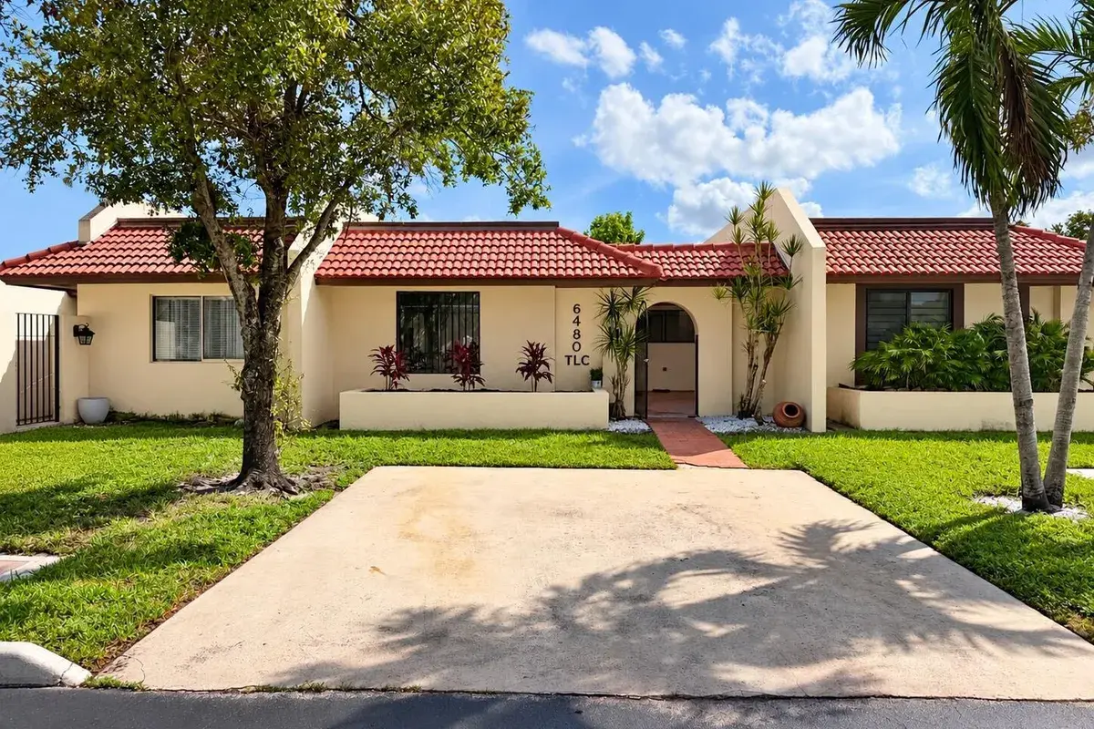 6480 NW 191ST, Hialeah FL 33015