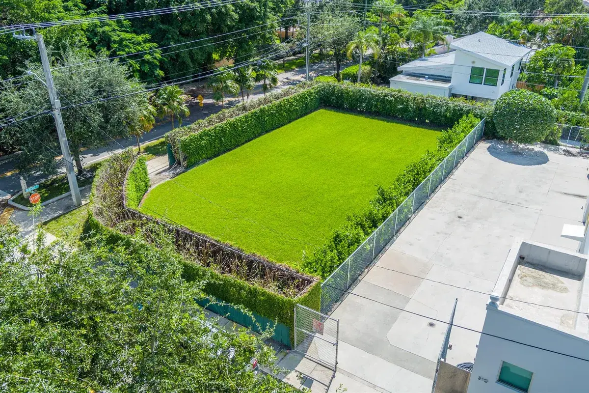 2005 S Olive Avenue, West Palm Beach FL 33401