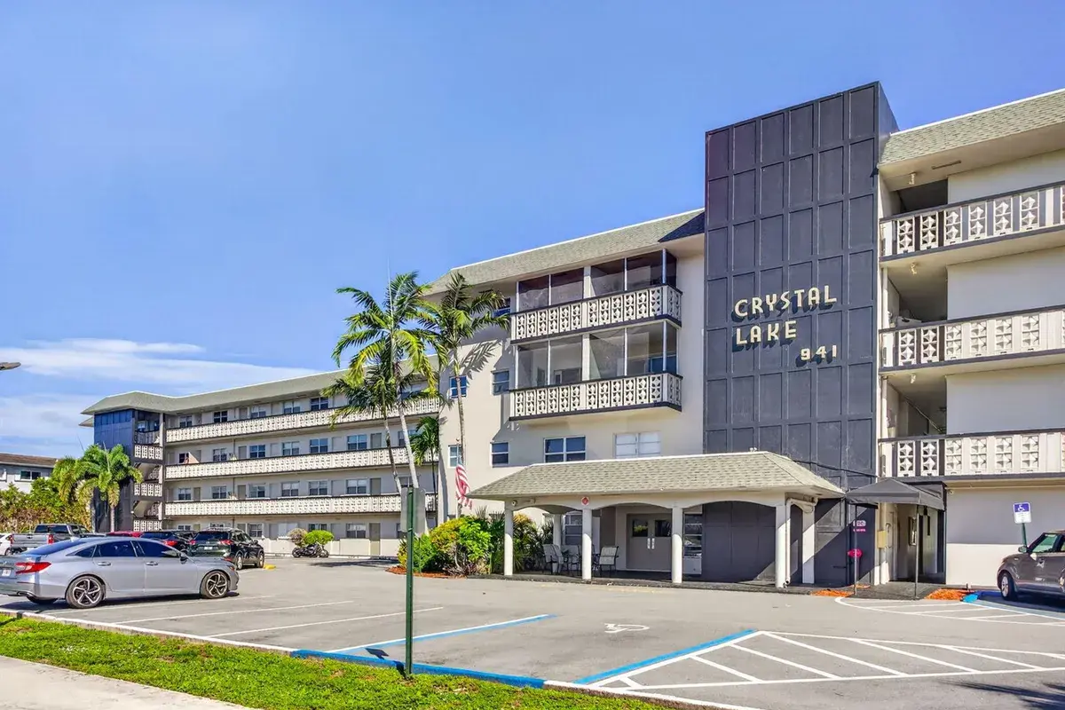 941 Crystal Lake Drive # 307, Deerfield Beach FL 33064