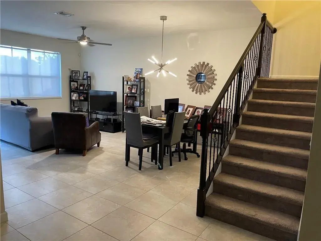 12190 VILLAGE Place, Davie FL 33325