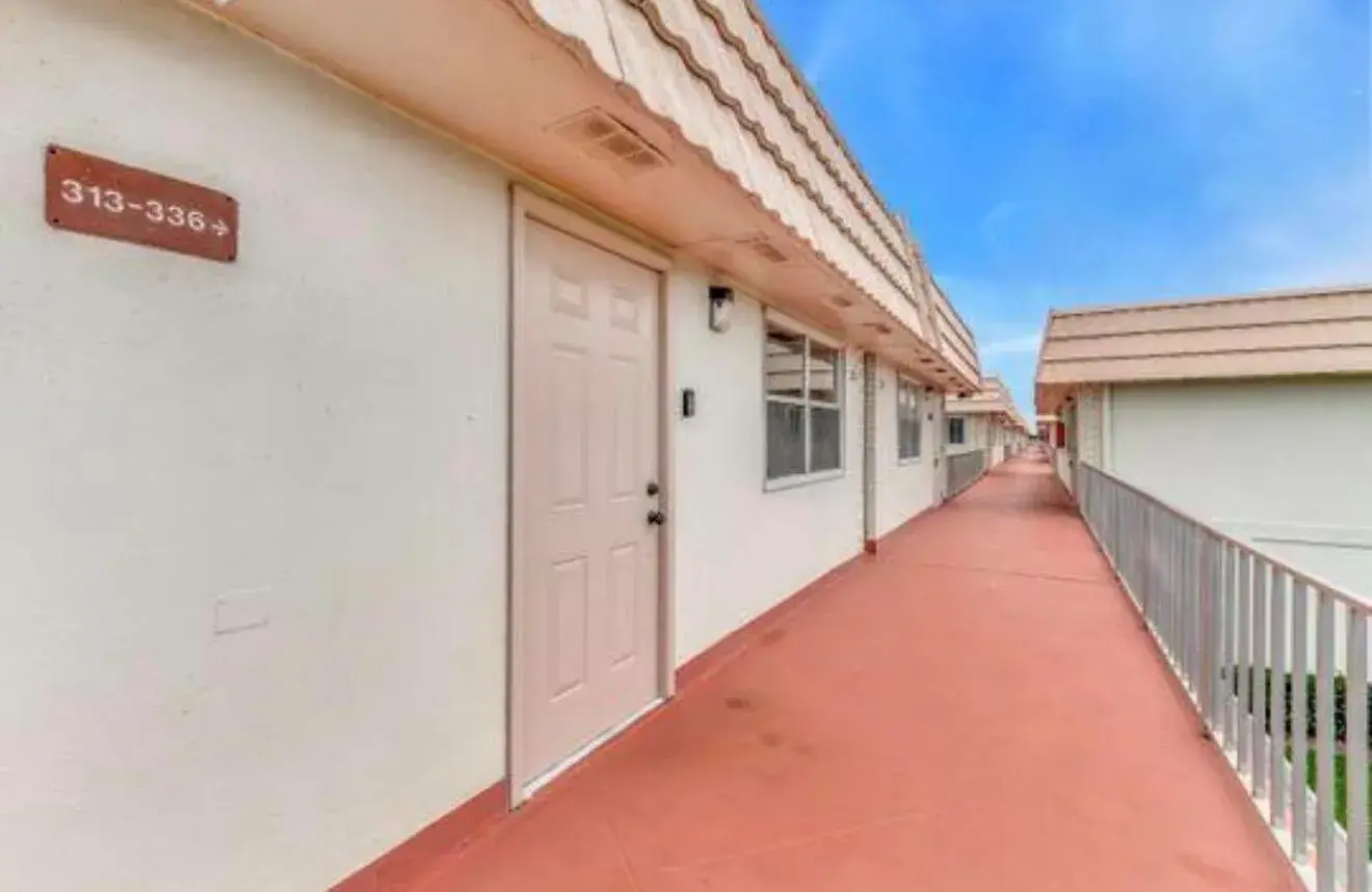 313 SAXONY # G, Delray Beach FL 33446