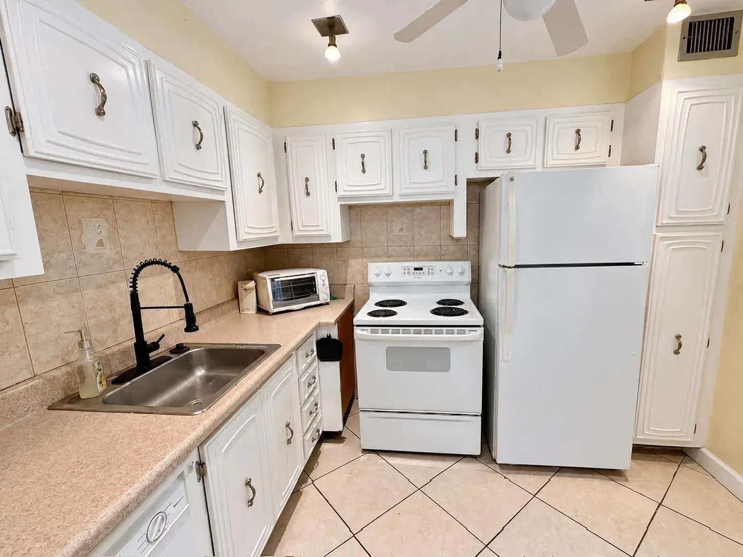 2801 Somerset Drive # 106, Lauderdale Lakes FL 33311