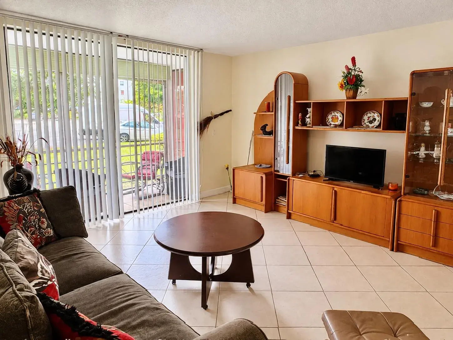2801 Somerset Drive # 106, Lauderdale Lakes FL 33311