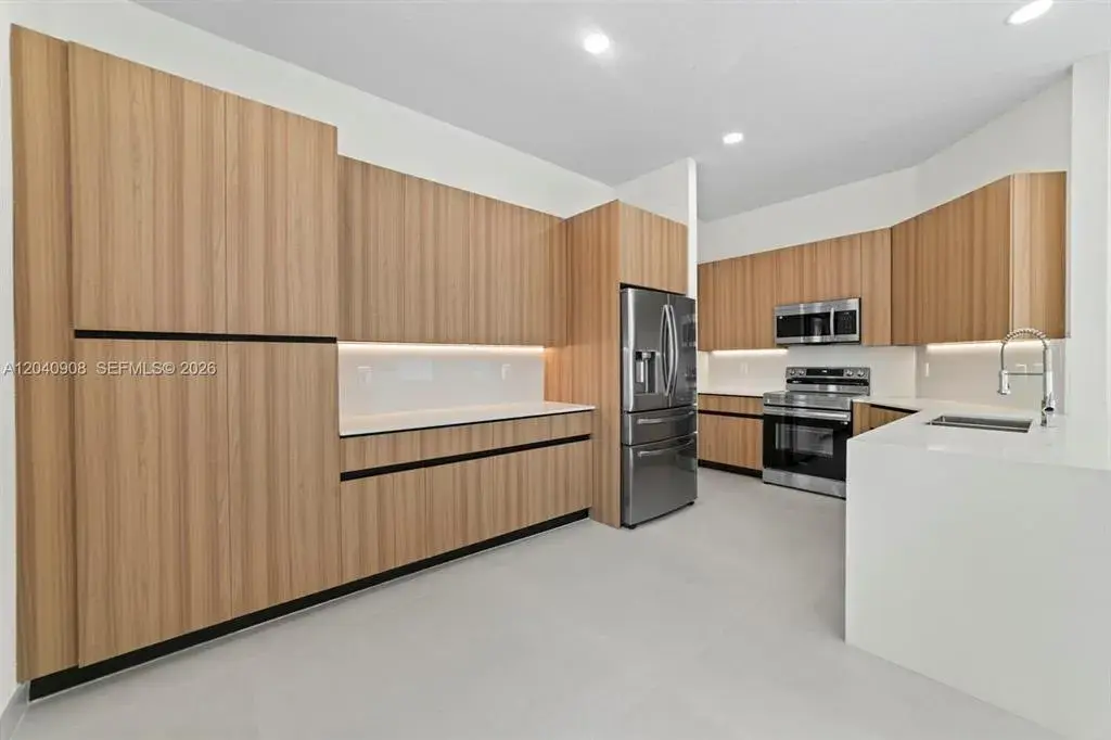 3040 SW 44TH Court, Dania Beach FL 33312
