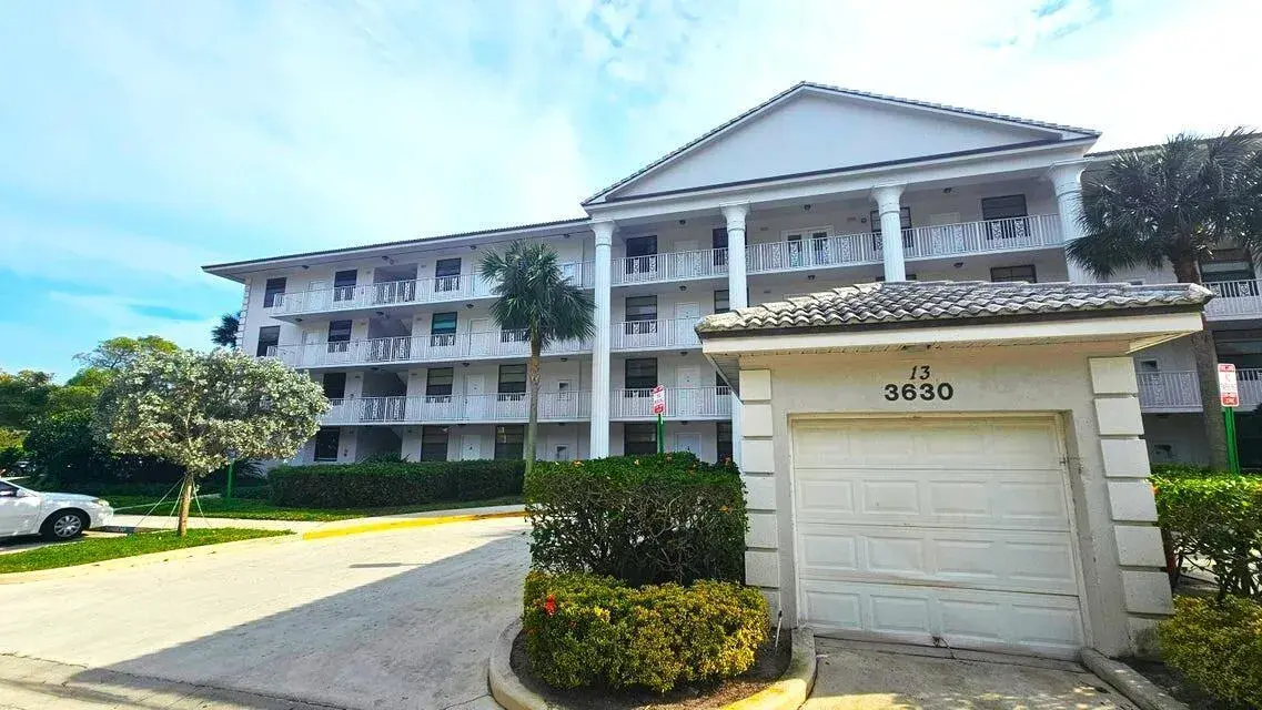 3630 WHITEHALL Drive # 303, West Palm Beach FL 33401
