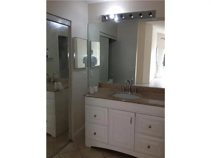 1307 E Glen Oak Road, North Lauderdale FL 33068