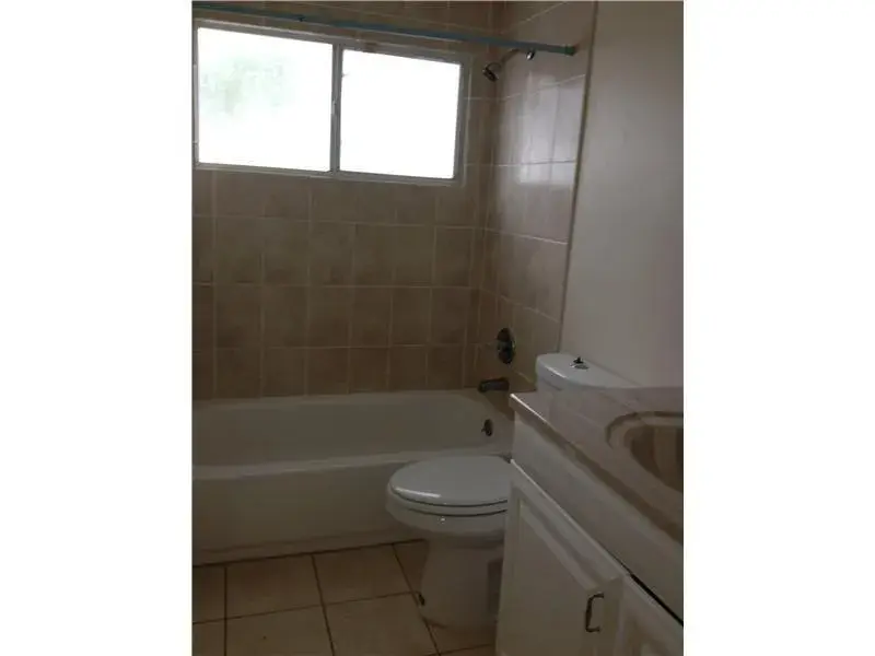1307 E Glen Oak Road, North Lauderdale FL 33068