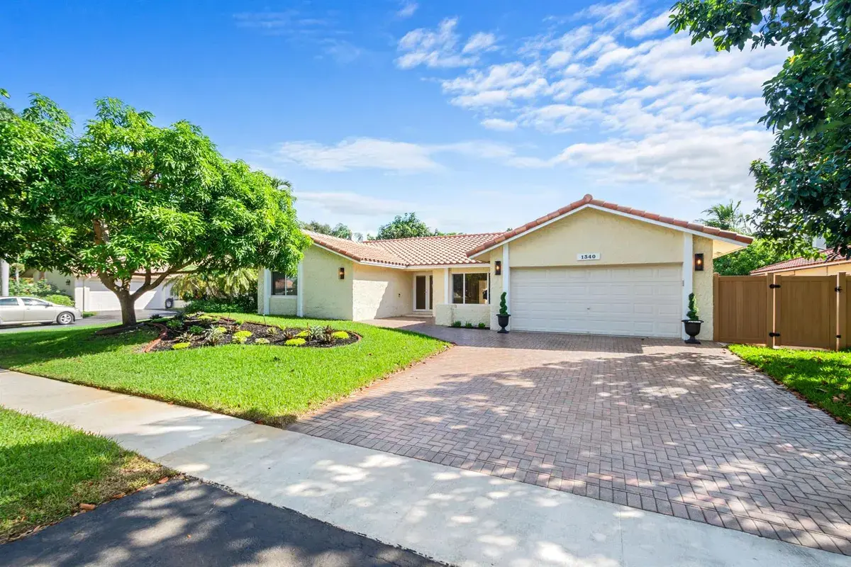 1340 NW 97TH Avenue, Plantation FL 33322