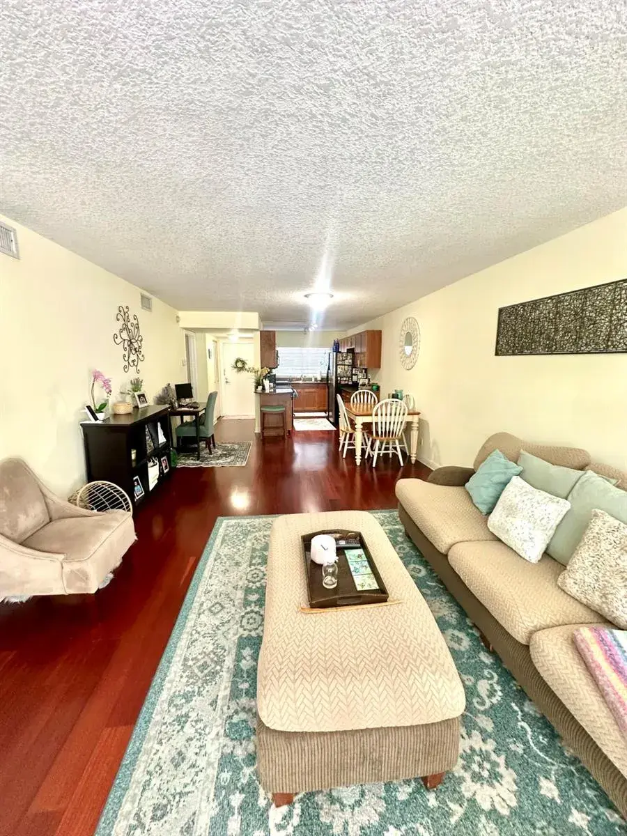 631 E WOOLBRIGHT Road # 207, Boynton Beach FL 33435