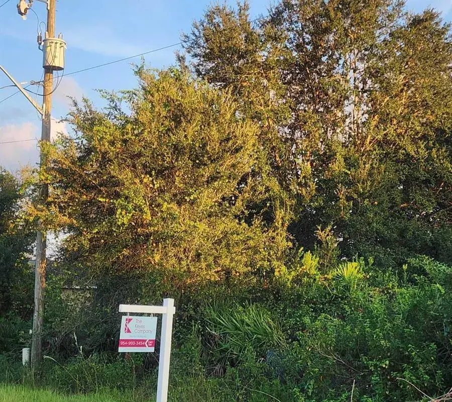 2613 57th Street W, Lehigh Acres FL 33971