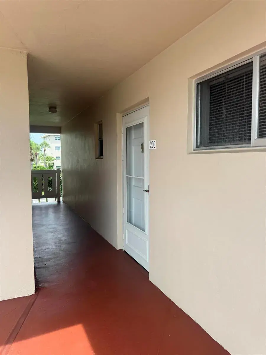 2640 Garden Drive S Apt 203, FL 33461