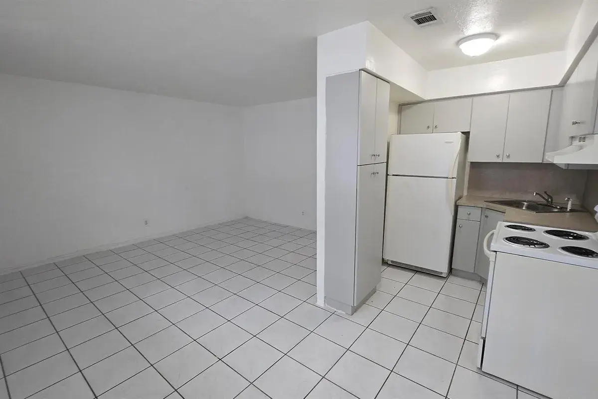 2501 PIERCE Street # 15, Hollywood FL 33020