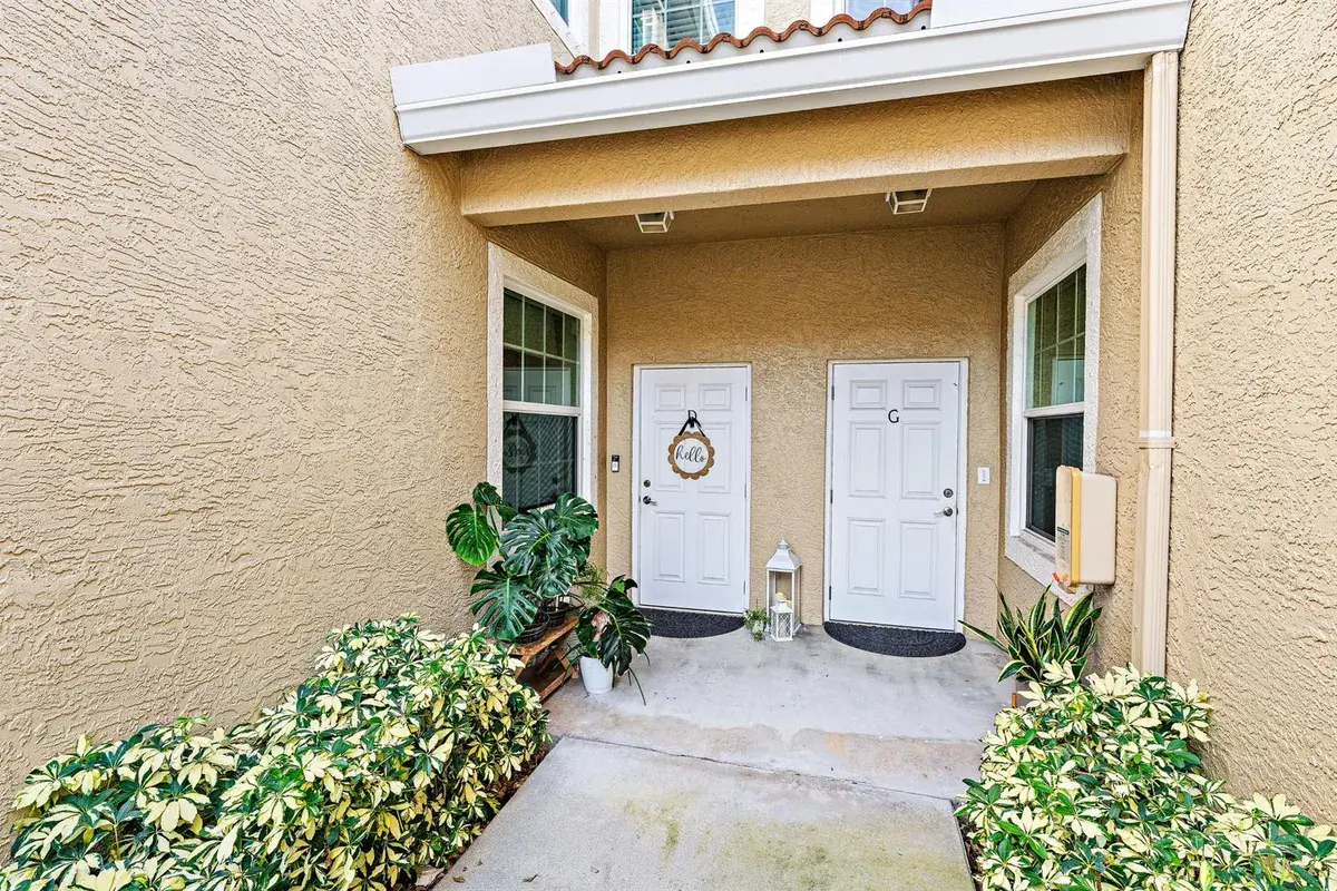 111 LIGHTHOUSE Circle # D, Tequesta FL 33469