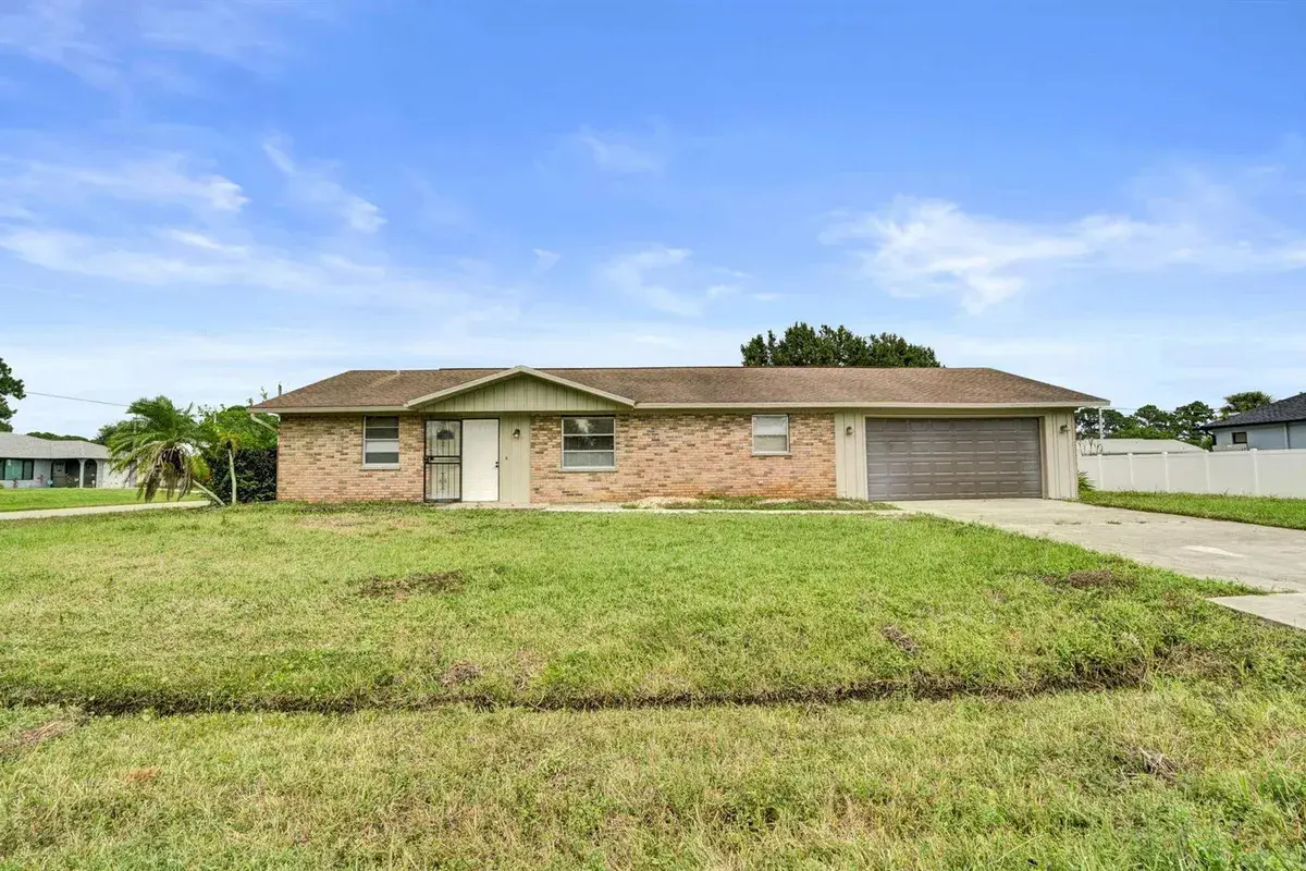 197 SW TWIG Avenue, Port St. Lucie FL 34983
