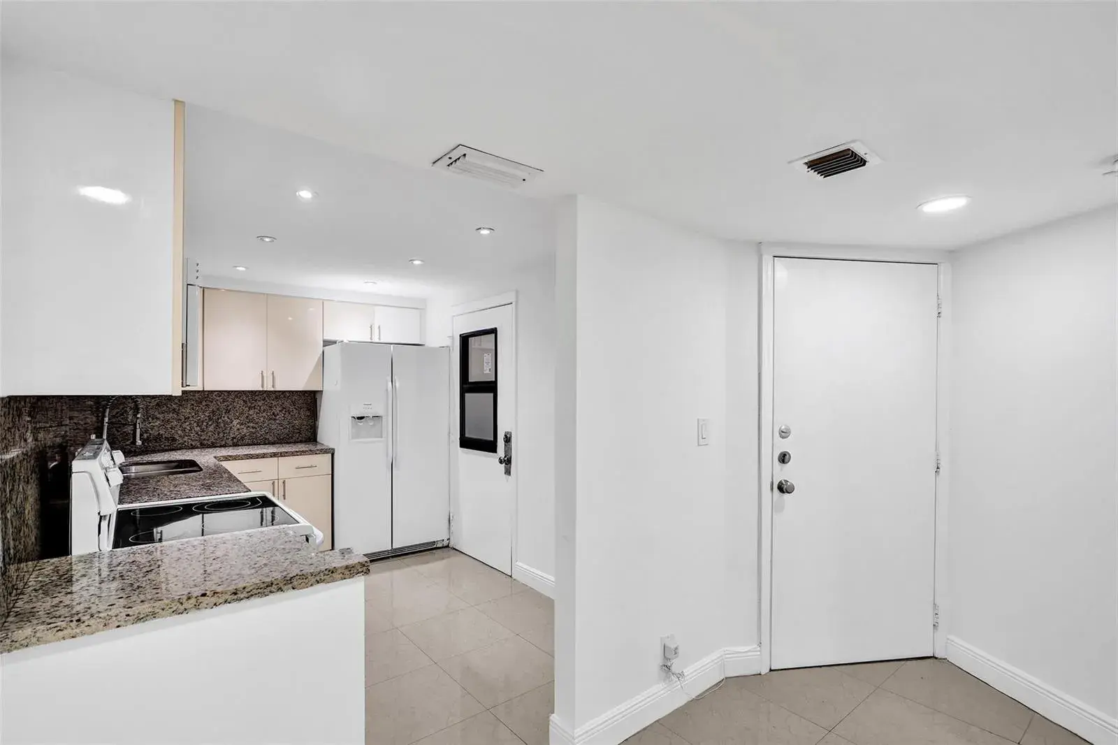 20400 W COUNTRY CLUB Drive # 118, Aventura FL 33180