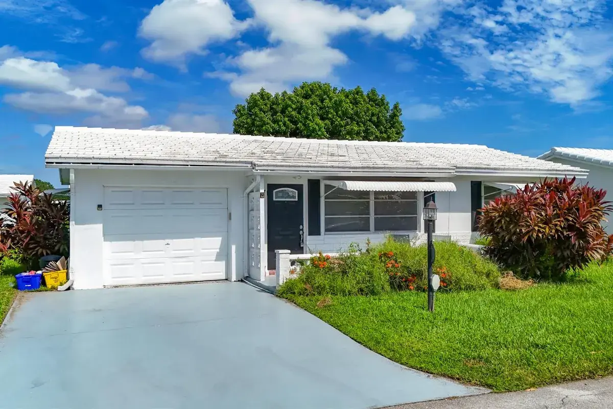 813 SW 5TH Court, Boynton Beach FL 33426
