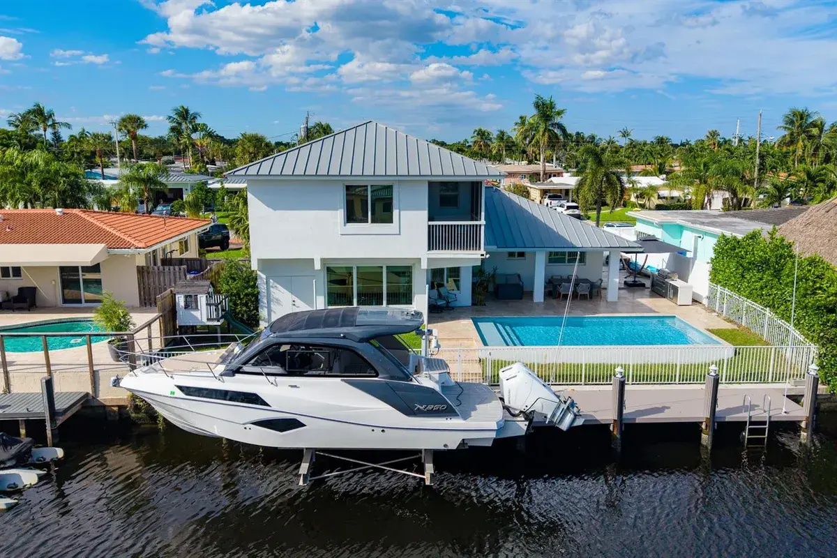 120 SE 12th Court, Pompano Beach FL 33060