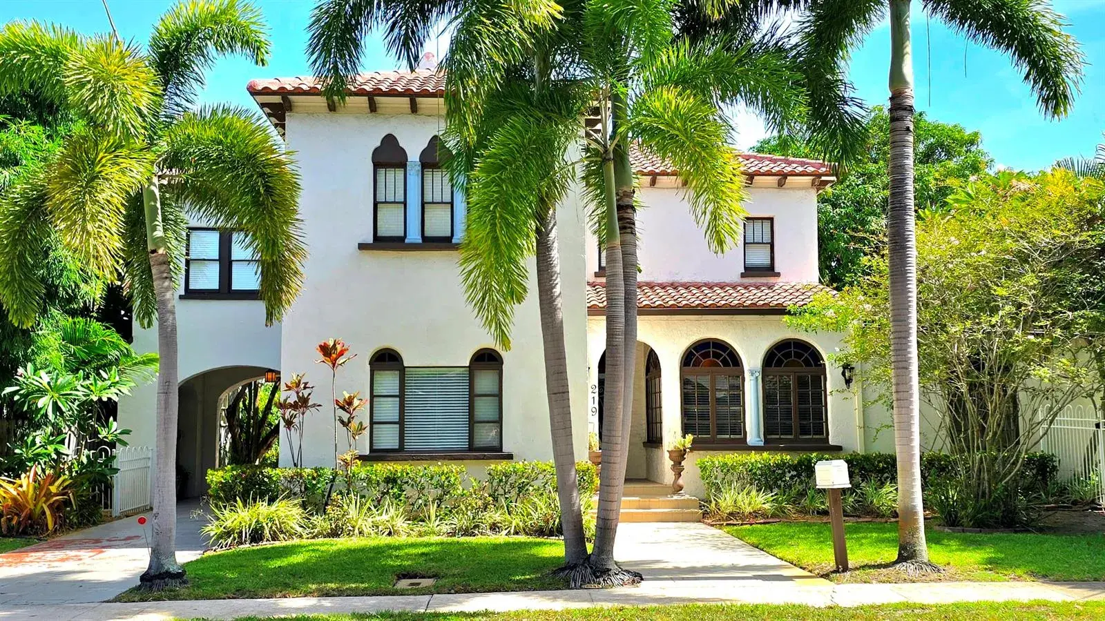 219 S 17TH Avenue S, FL 33460