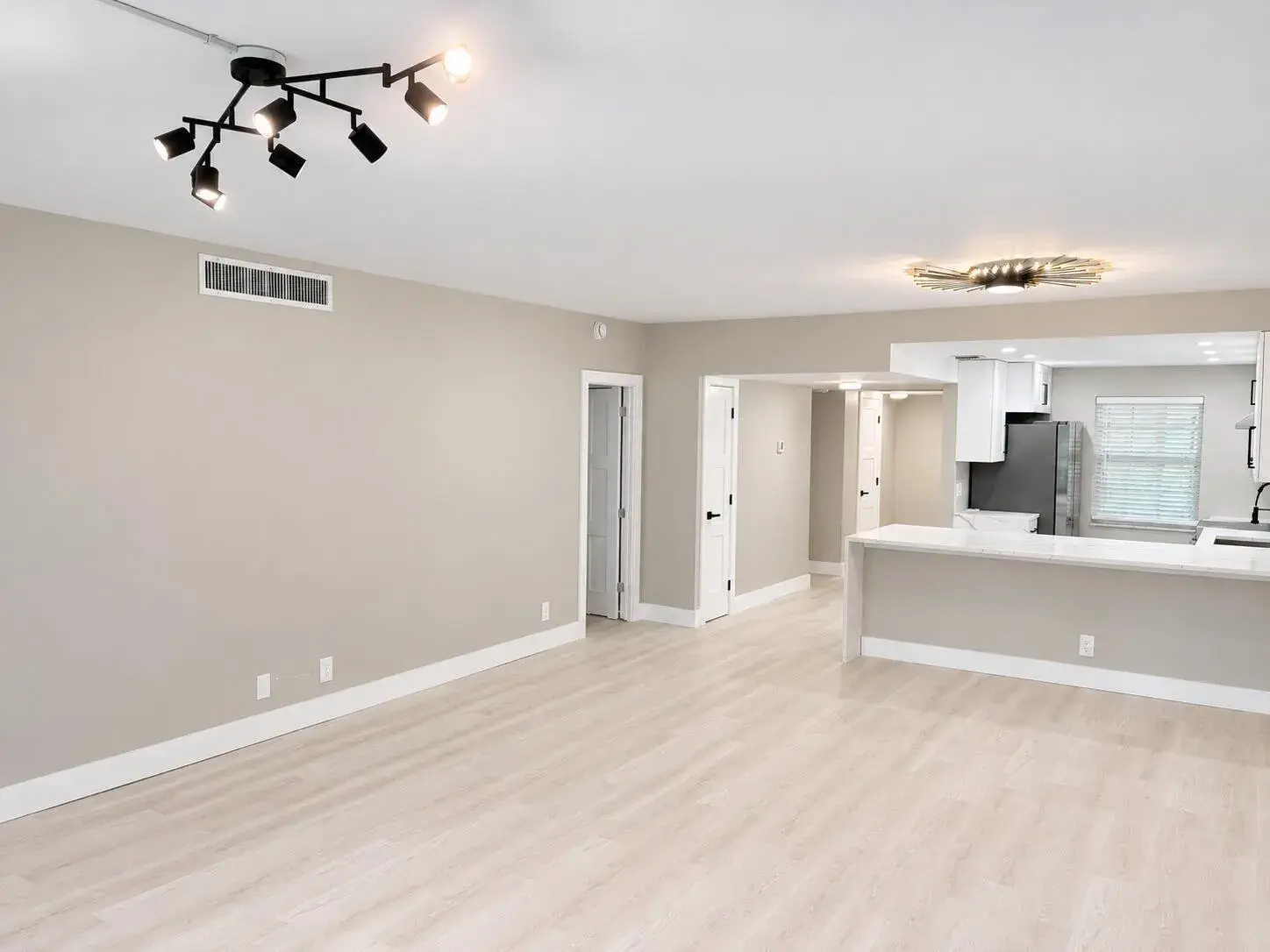 3900 Oaks Clubhouse Drive # 101, Pompano Beach FL 33069