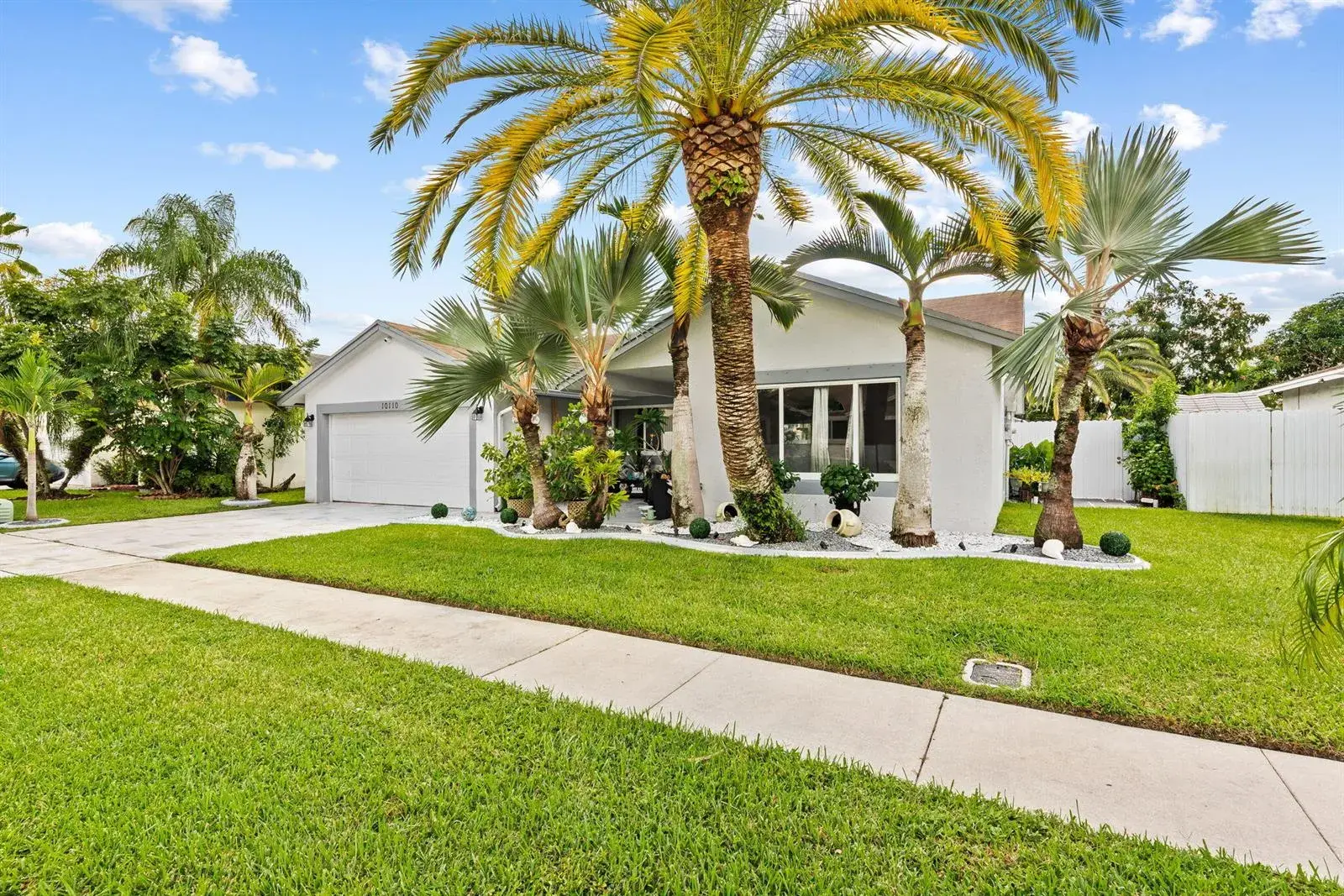 10110 SW 16TH Place, Davie FL 33324