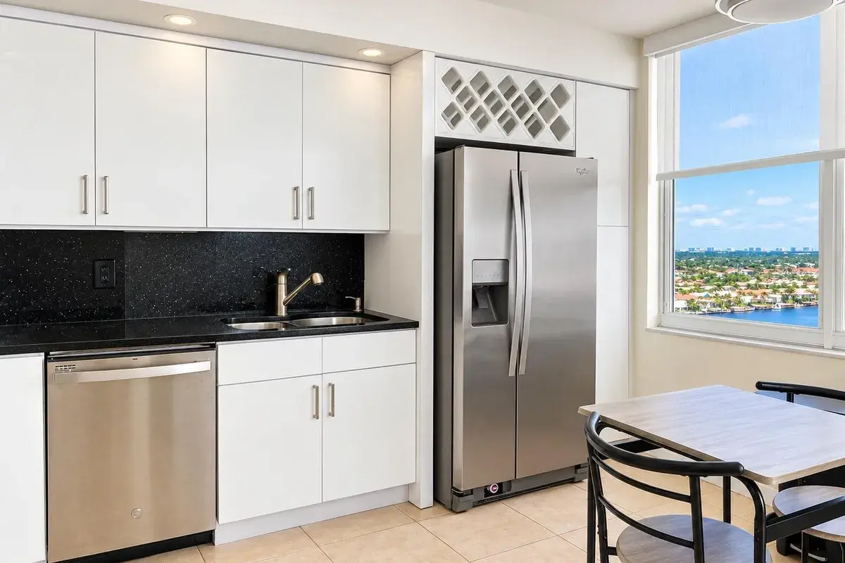 2751 S OCEAN Drive # 1703N, Hollywood FL 33019