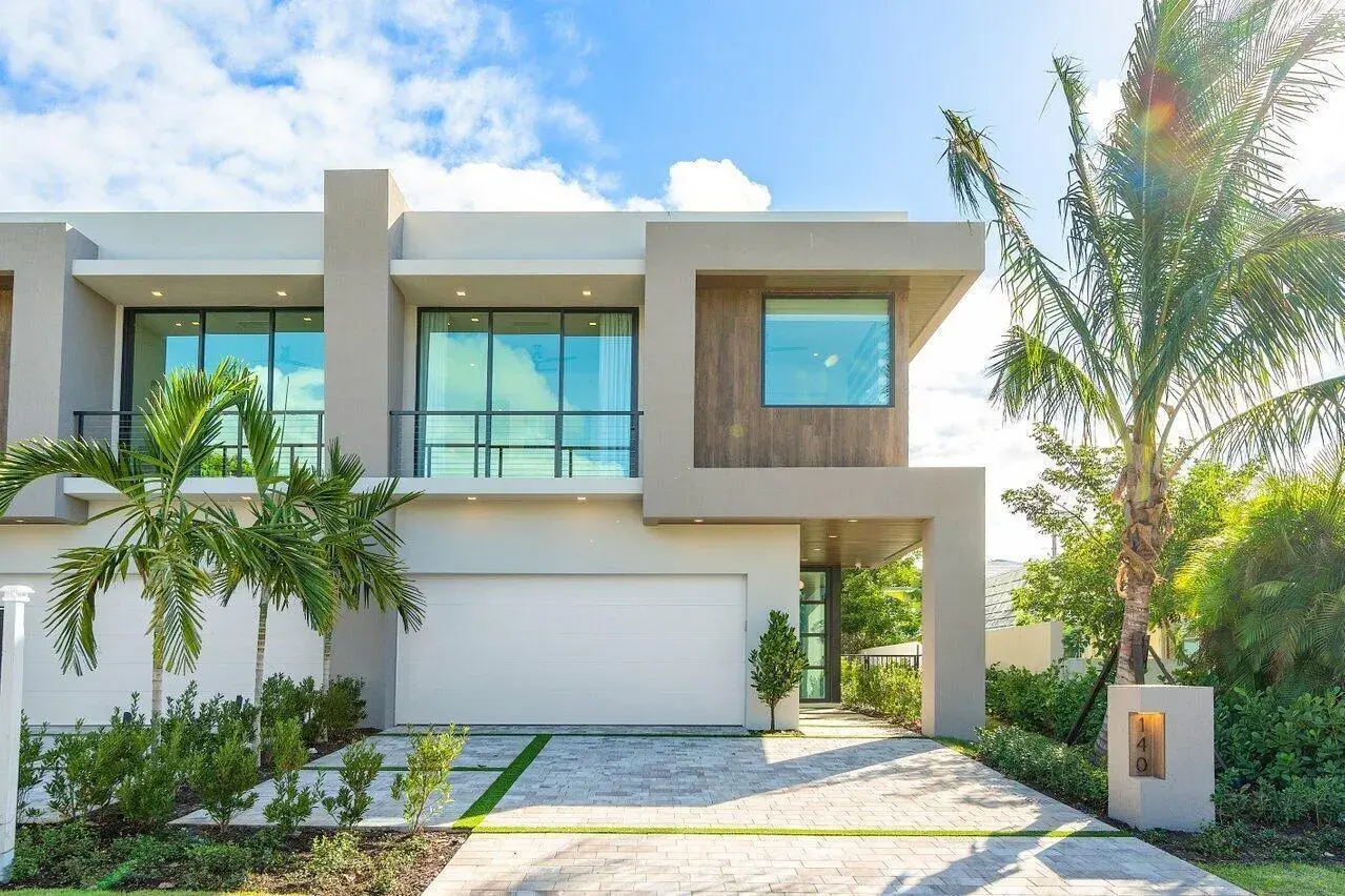 140 NE WAVECREST Way, Boca Raton FL 33432